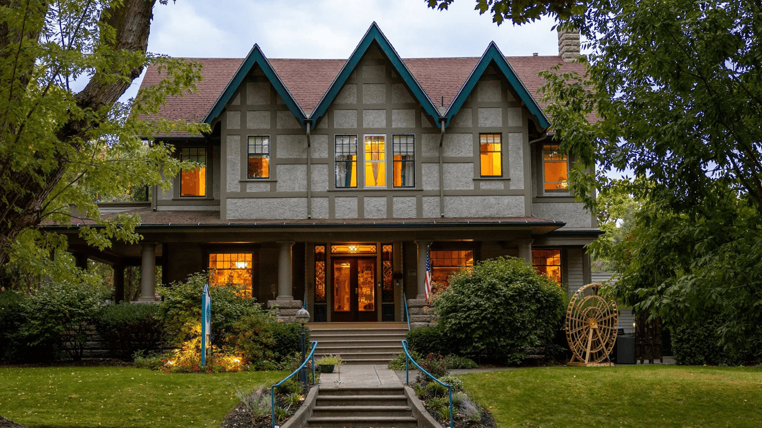 Front view of The GG, historic inn